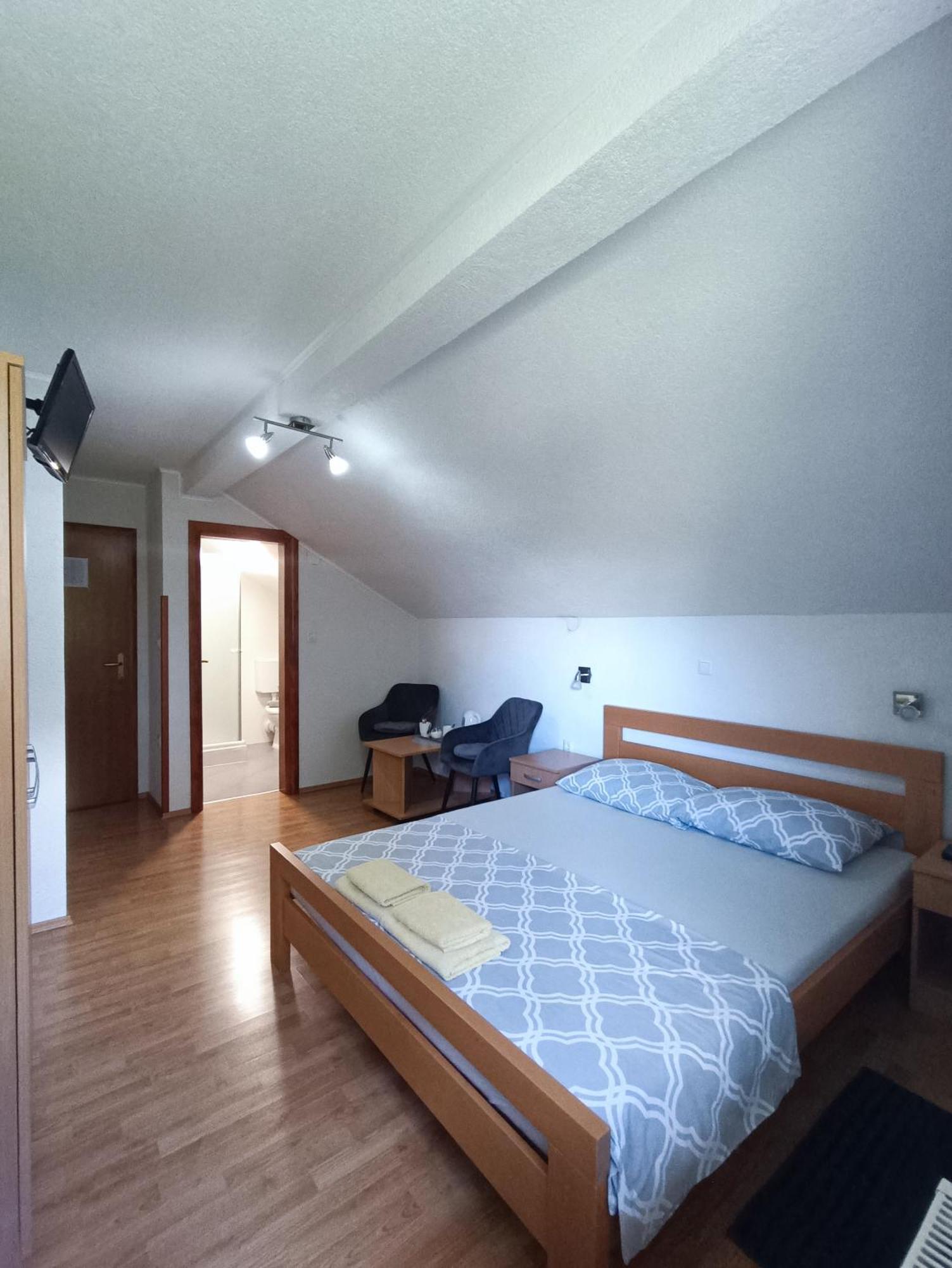 Guesthouse Nikolina Korenica Buitenkant foto