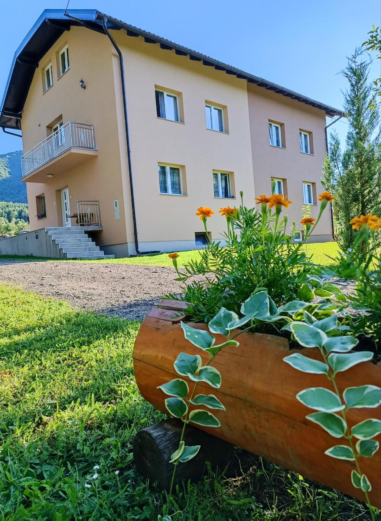 Guesthouse Nikolina Korenica Buitenkant foto